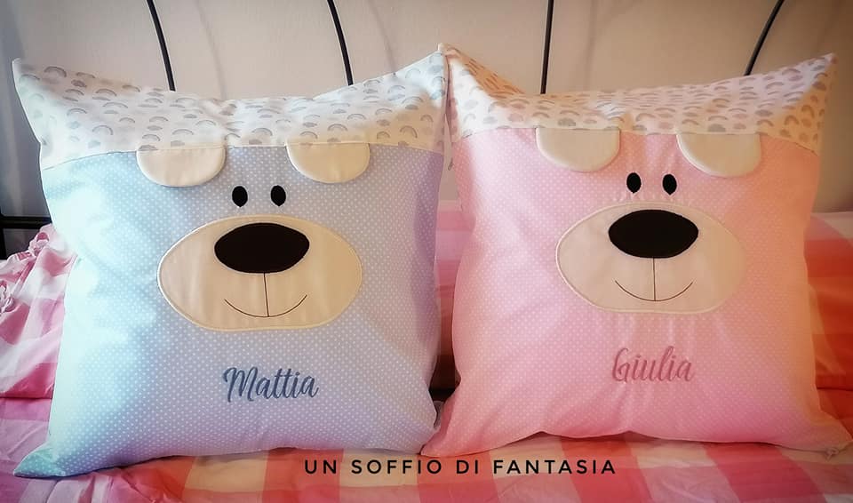 Cuscino orsetto porta pigiama