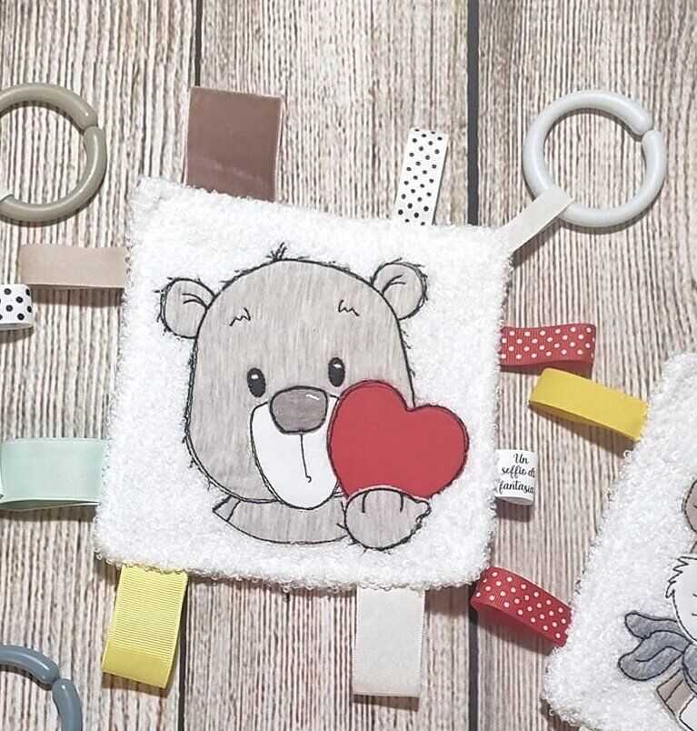 Panno gioco orsetto con cuore